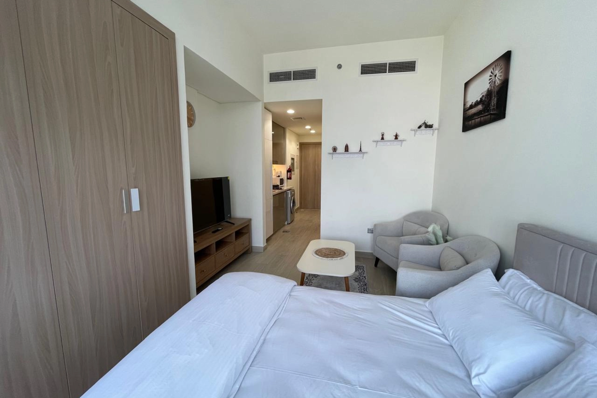 Exclusive Furnished Studio | Chiller Free | Vacant