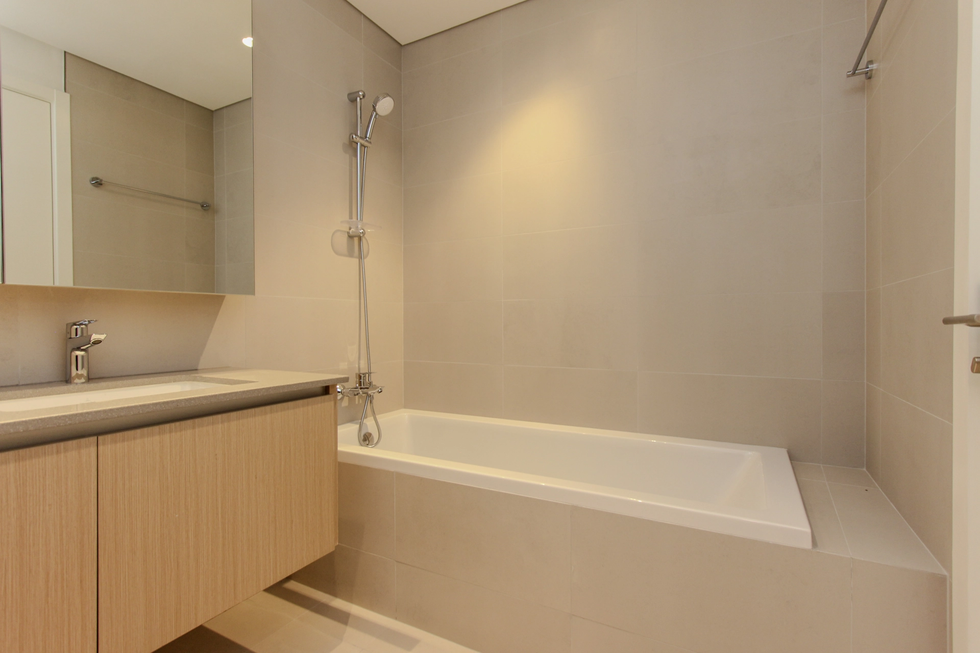 Beach Access | Semi Furnished | Vacant Soon