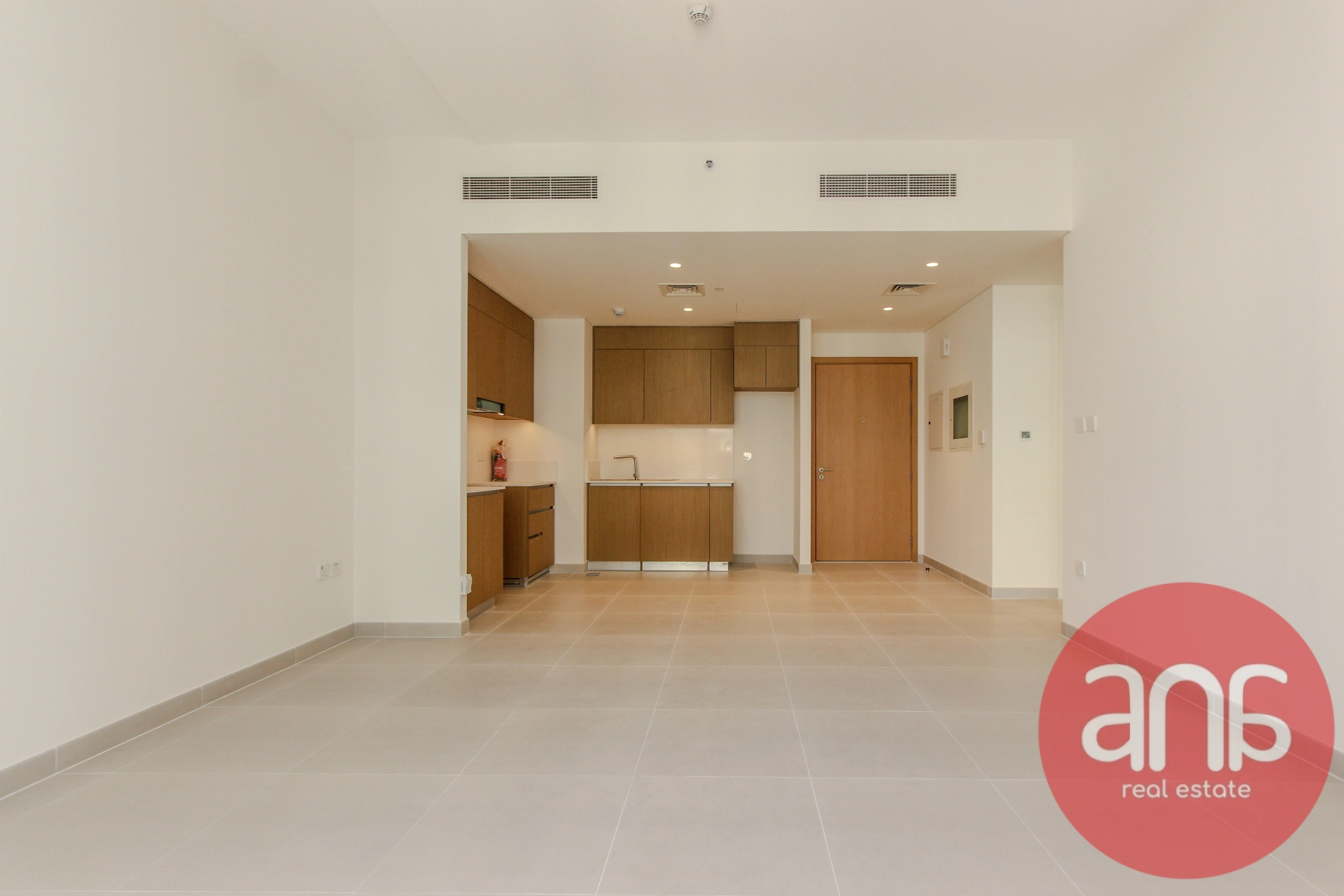 Beach Access | Chiller Free | Vacant Now