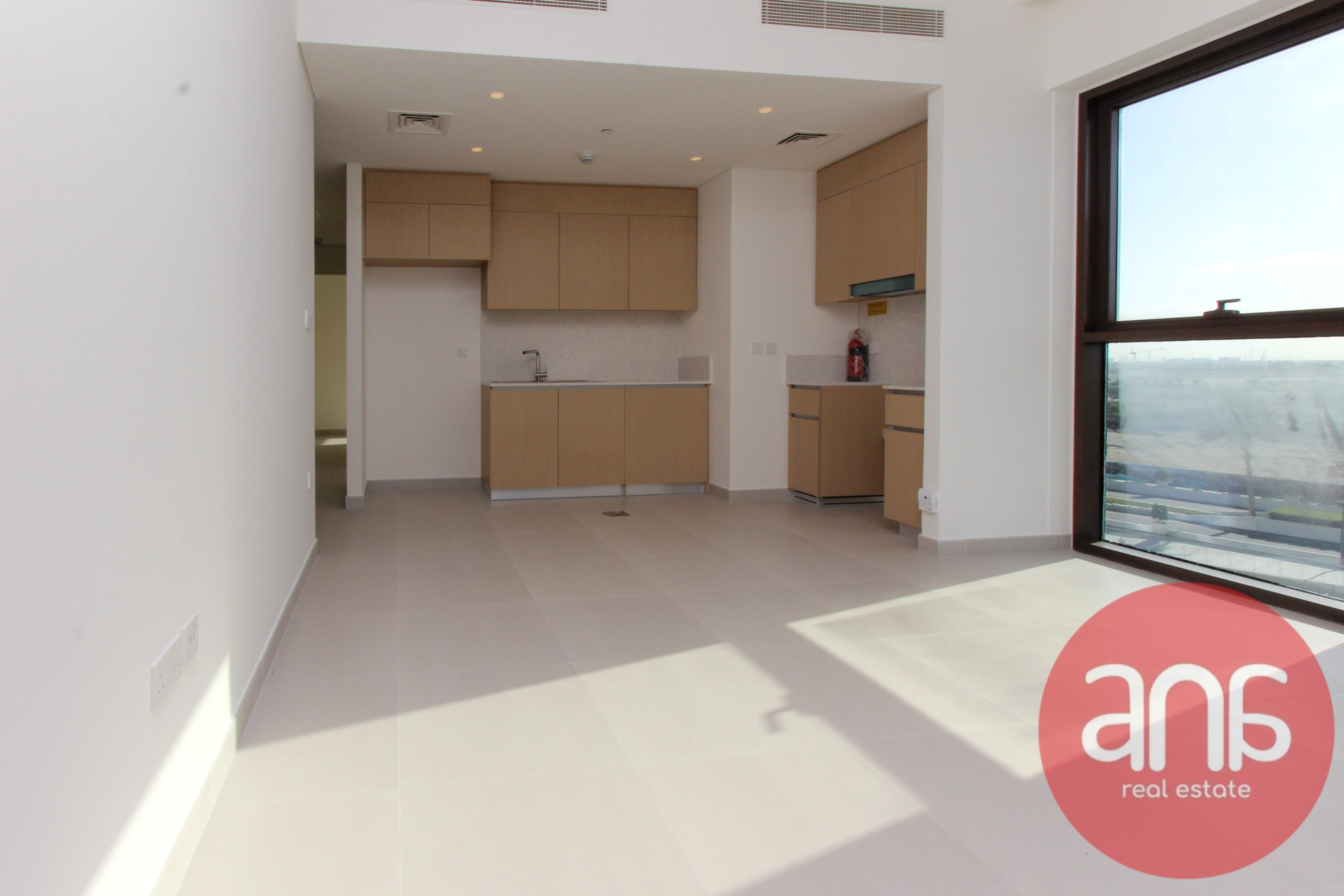 Beach Access | Chiller Free | Vacant Now