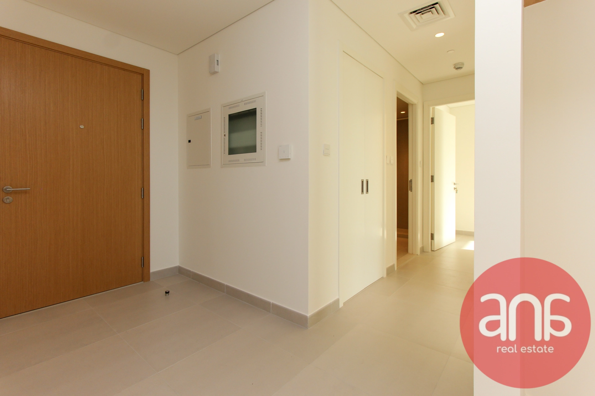 Beach Access | Chiller Free | Vacant Now