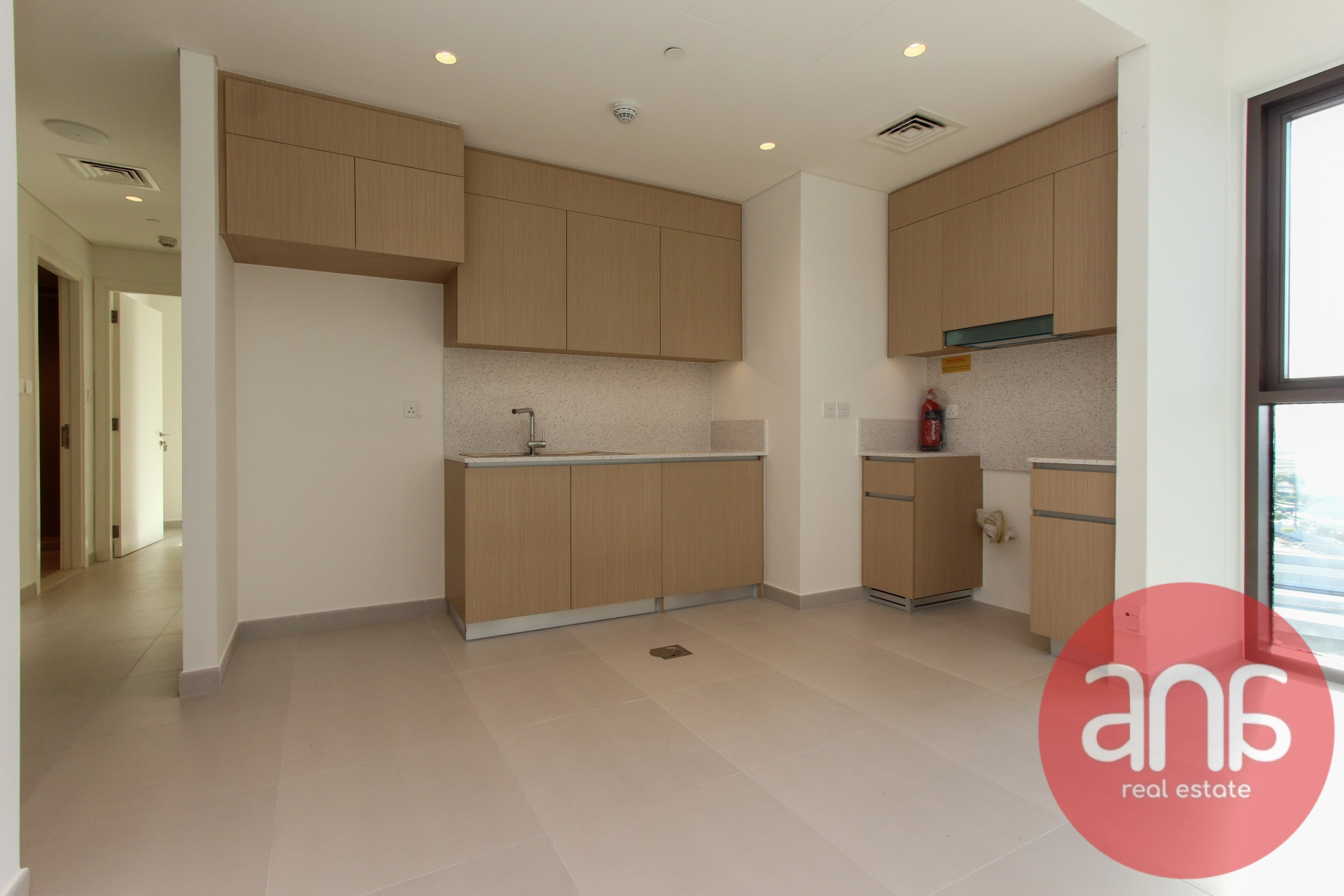 Beach Access | Chiller Free | Vacant Now
