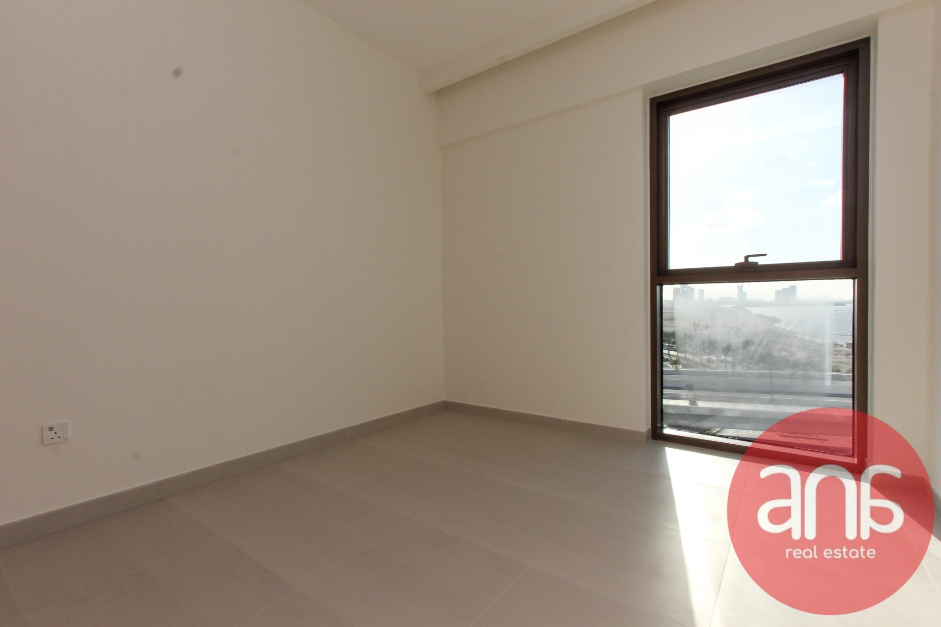 Beach Access | Chiller Free | Vacant Now