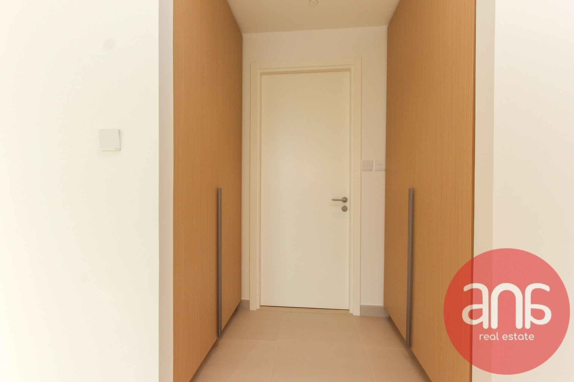 Beach Access | Chiller Free | Vacant Now