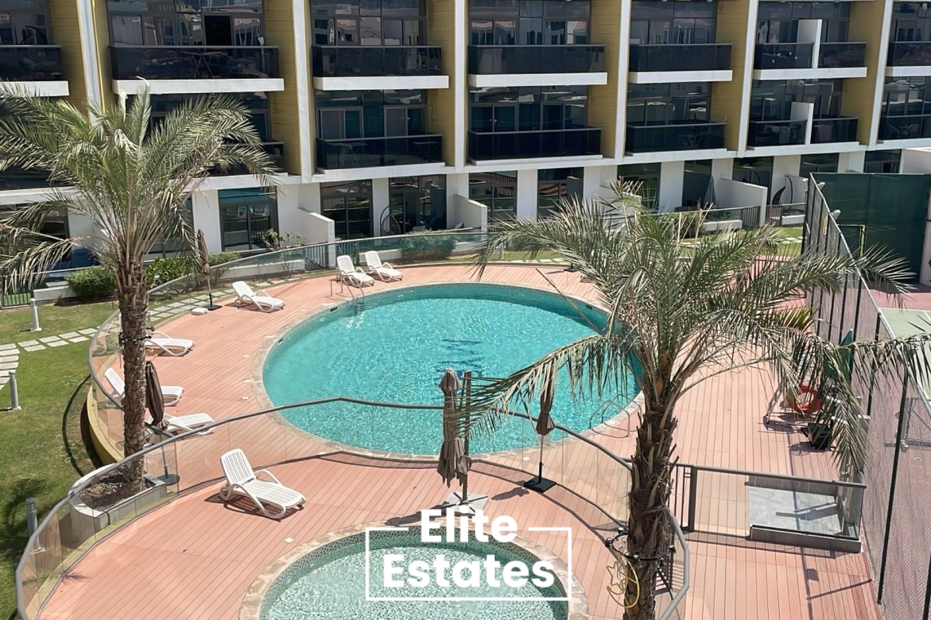 Prime Location | Chiller Free I Pool View