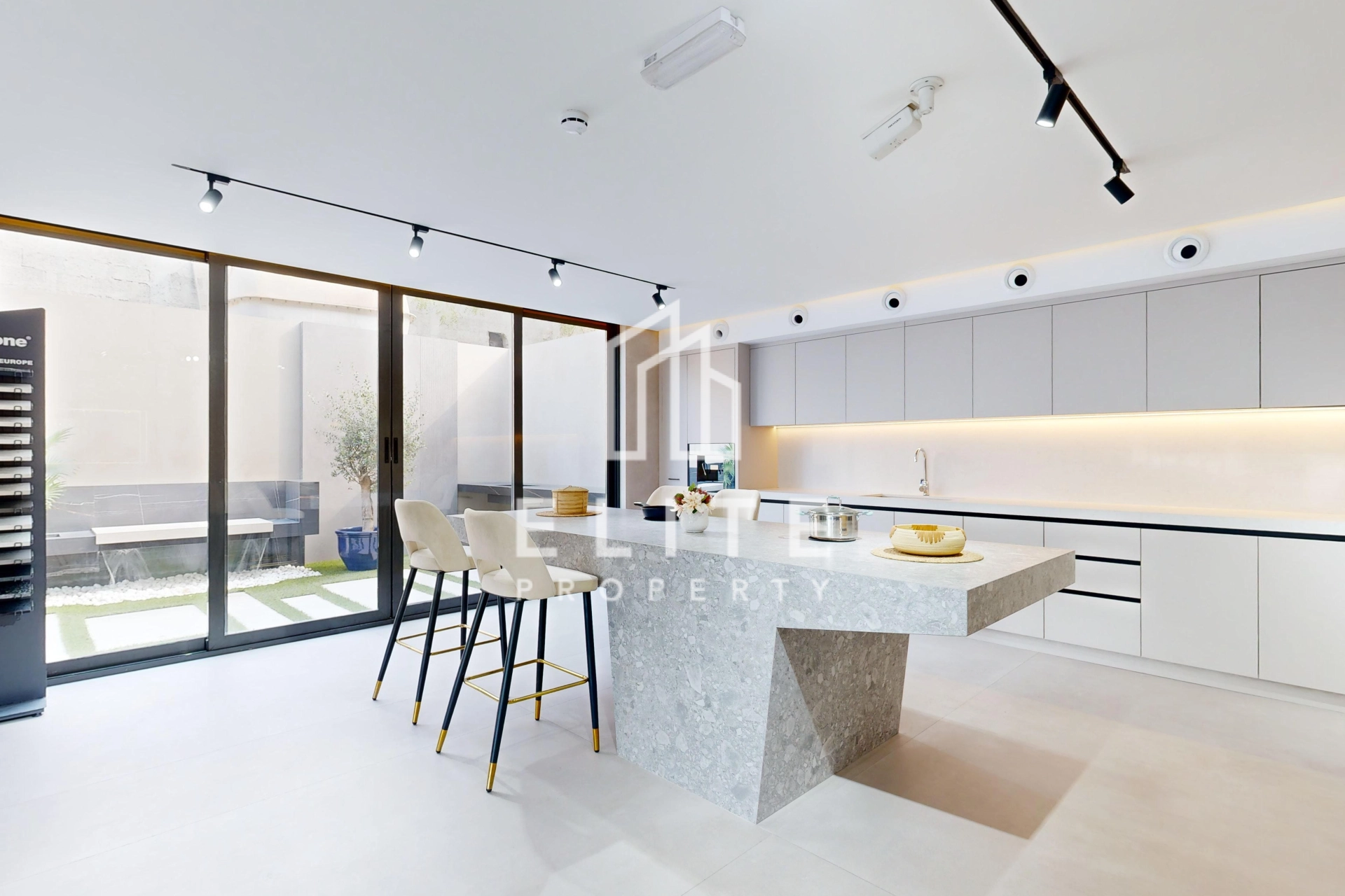FAIRMONT RESIDENCES