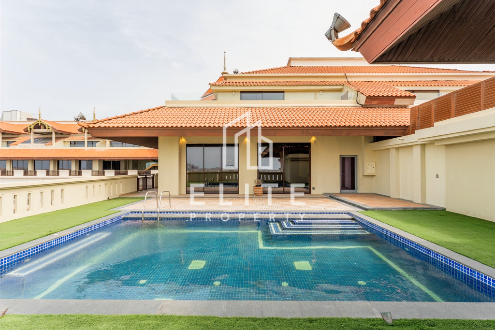 PENTHOUSE | BRAND NEW |VACANT NOW | FULL PALM VIEW