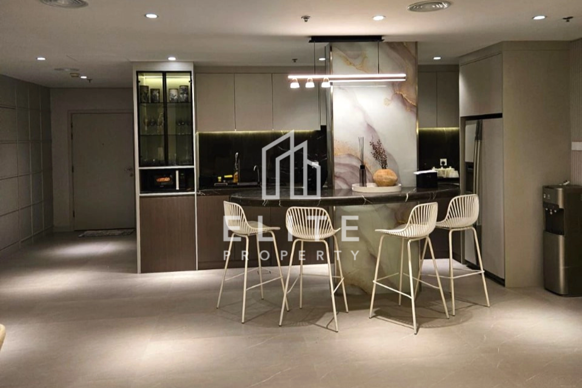 NEGOTIABLE | FULLY UPGRADED AND FURNISHED | MARINA
