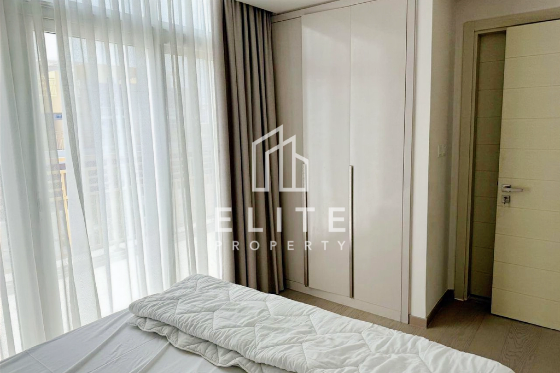FAIRMONT RESIDENCES
