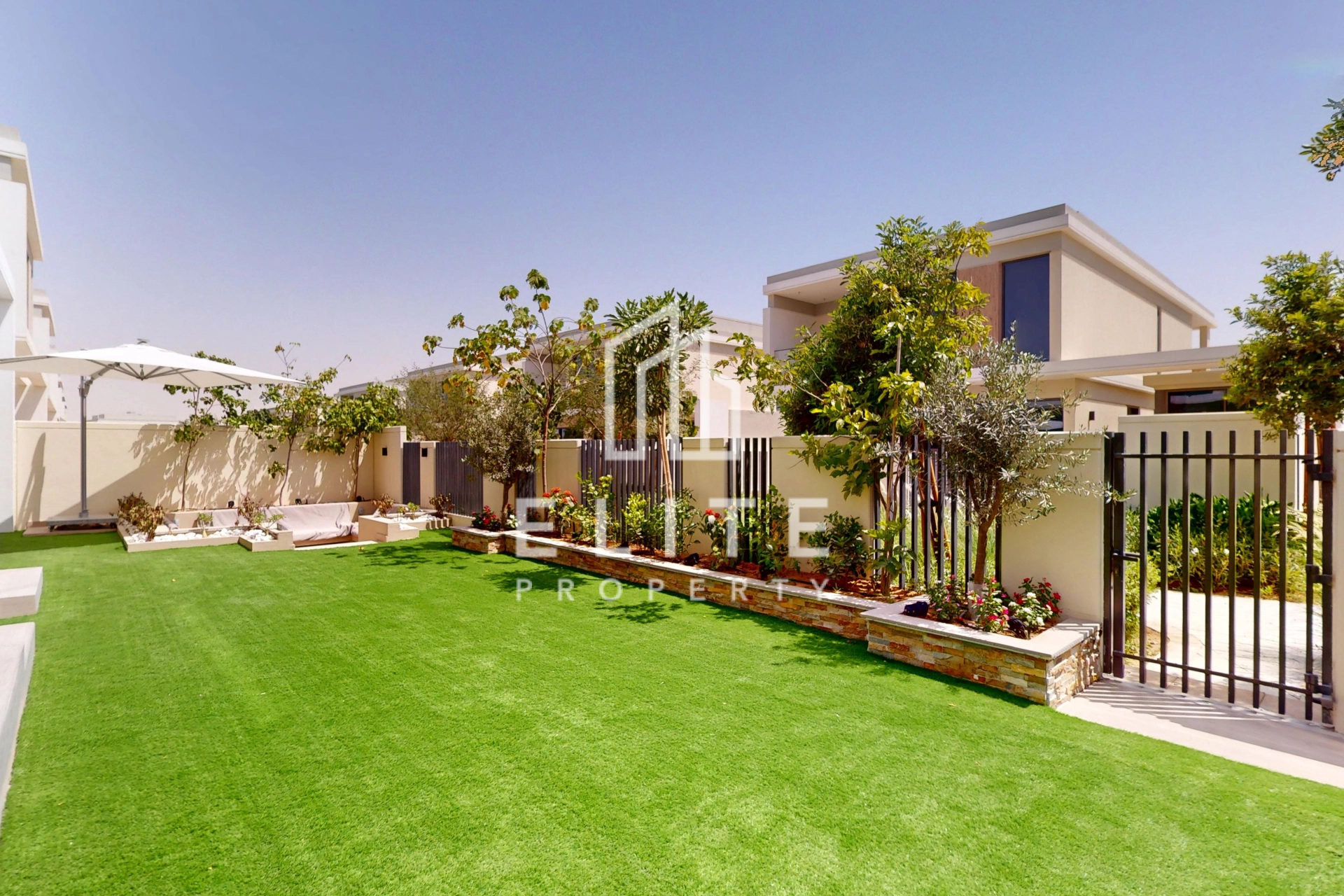 Fully Upgraded | Landscaped | Multiple Cheques