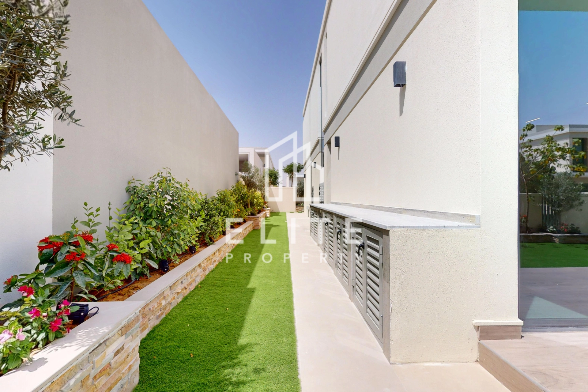 FAIRMONT RESIDENCES