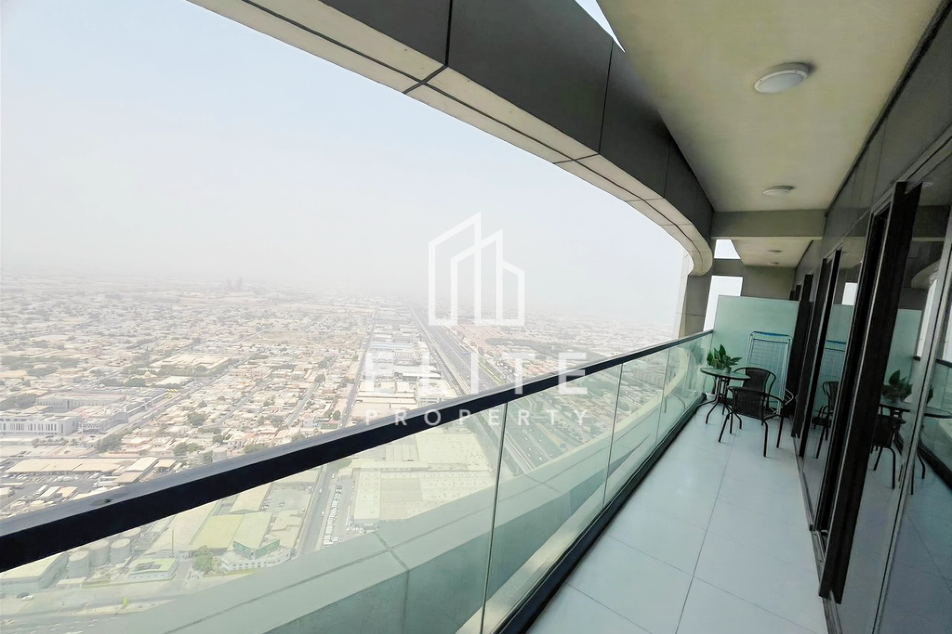 HIGH FLOOR | STUNNING VIEW | FURNISHED AND READY