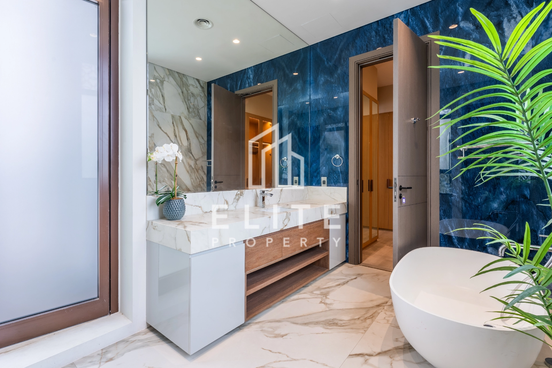FAIRMONT RESIDENCES