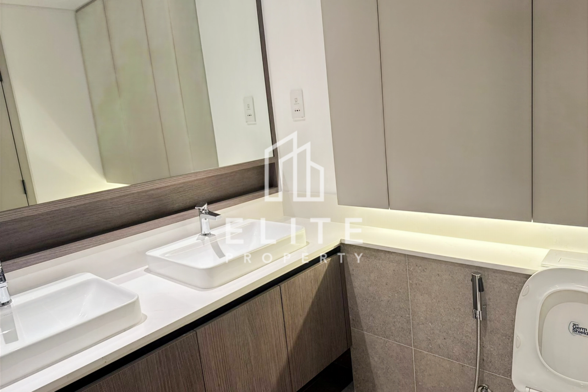 FAIRMONT RESIDENCES