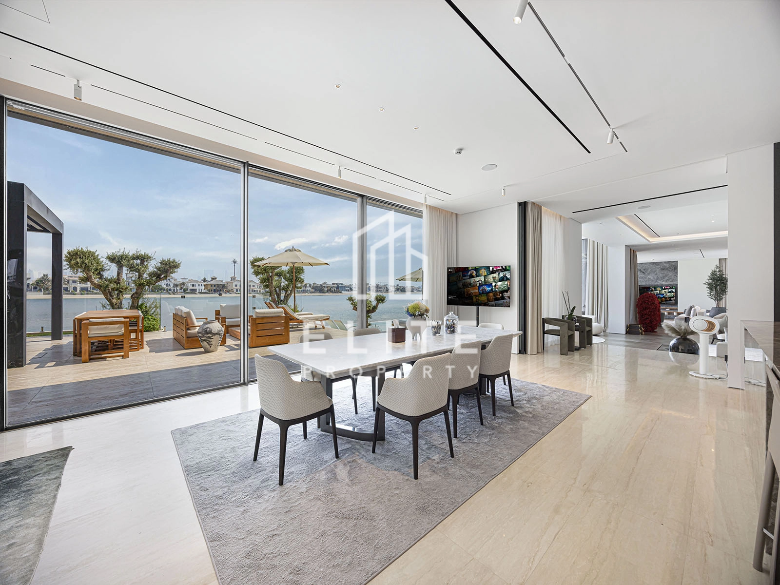FAIRMONT RESIDENCES