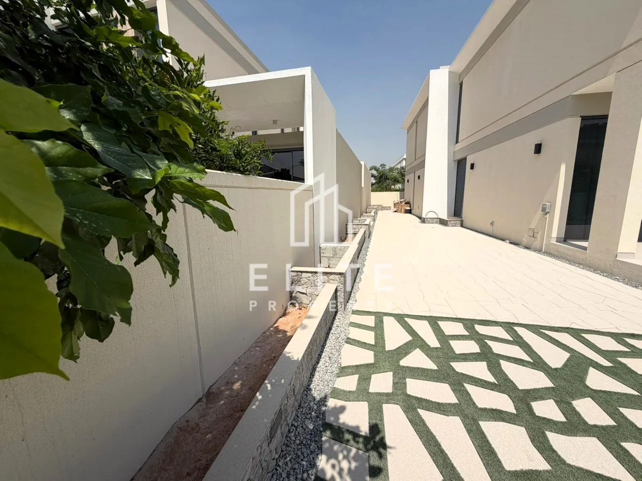 FAIRMONT RESIDENCES