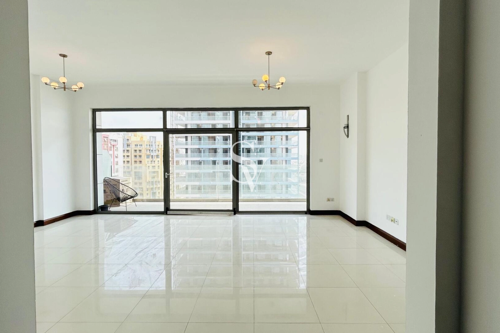 Spacious 2 BR | Chiller free |  Closed kitchen