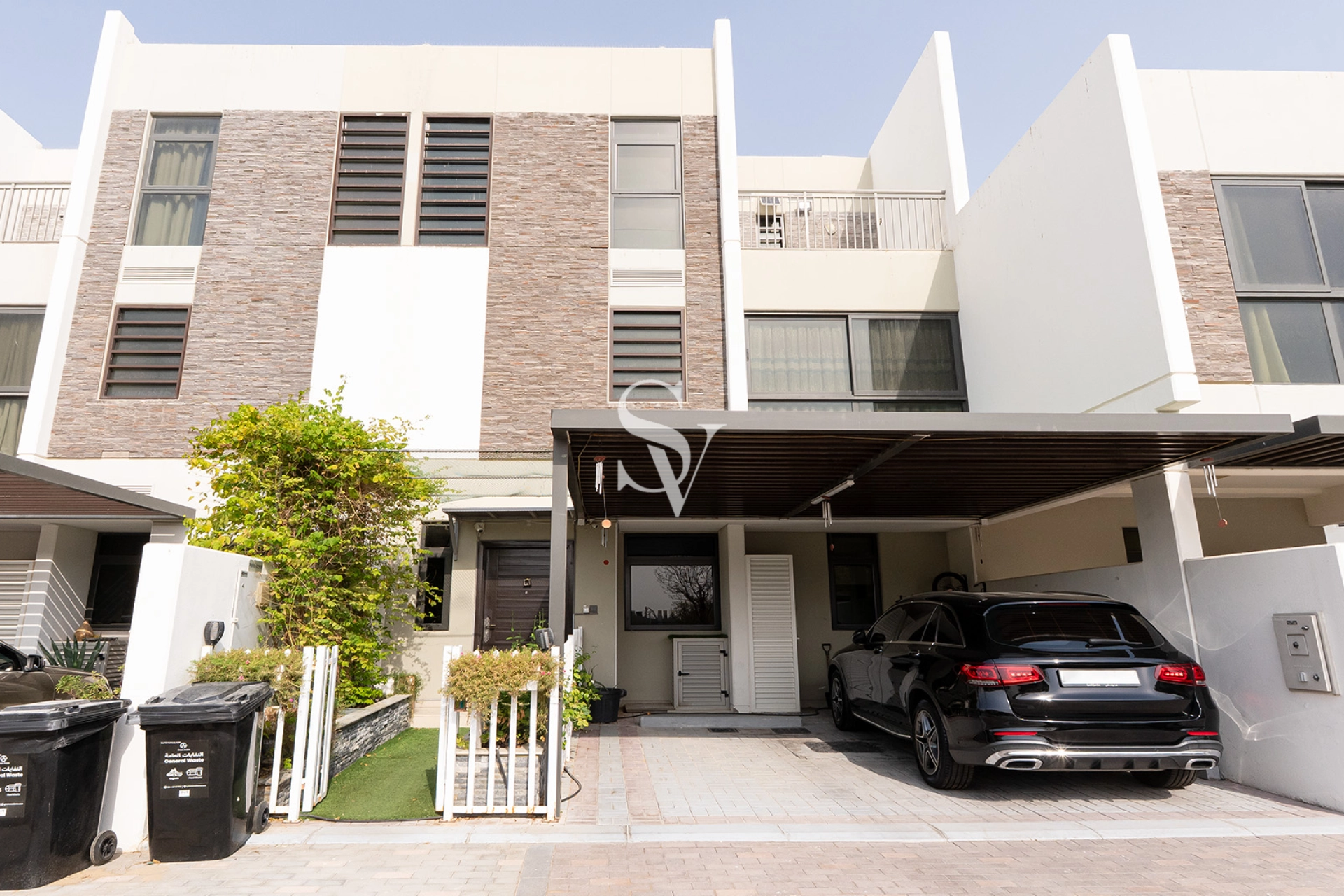 Fully Furnished  |  Upgraded Unit  |  G+2