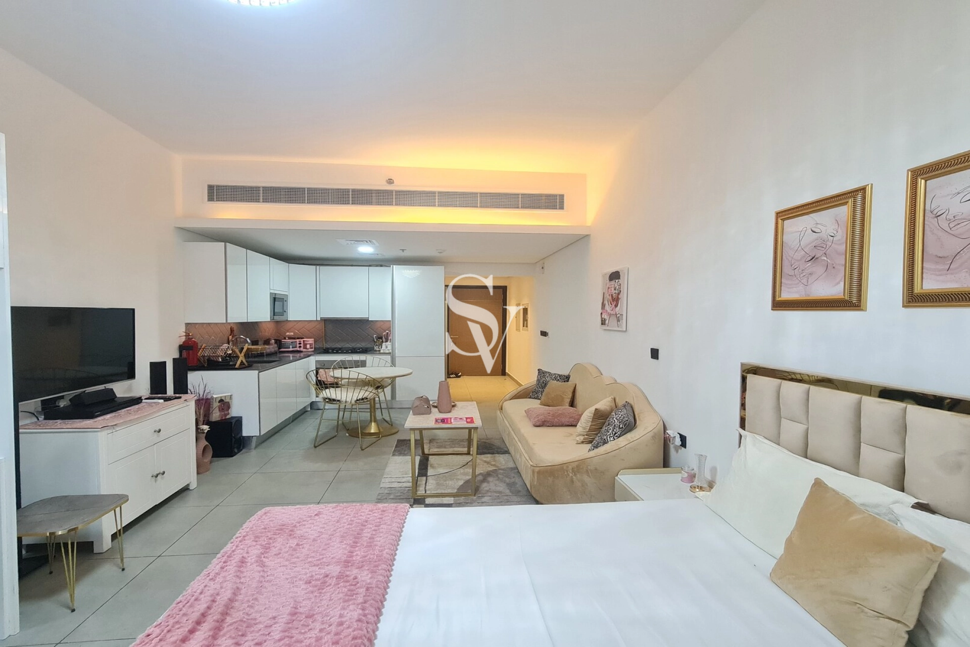 Furnished | Pool View | Vacant | Close to exit
