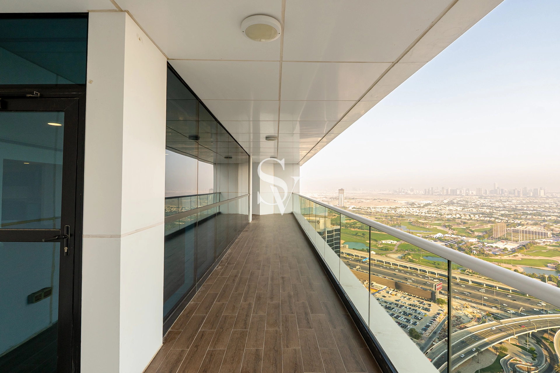 Golf Marina View | Expansive Layout | Near to Tram